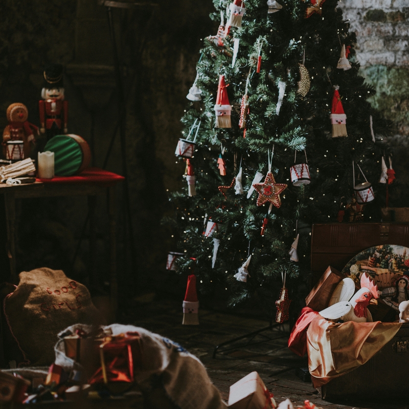 11 Cool Christmas Gift Ideas for Everyone on Antiques.co.uk