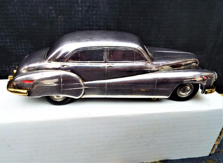 Buying a vintage model car, boat, plane or train is a great Christmas gift idea for children