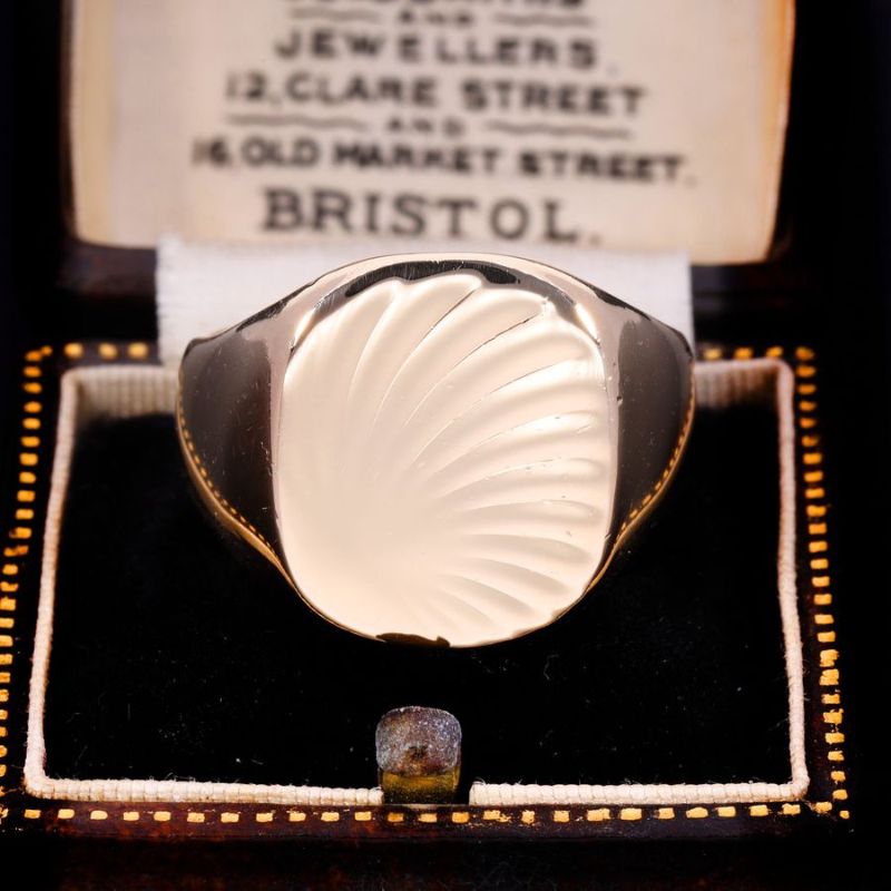 Antique and vintage signet rings are a fabulous Christmas gift for your dad or husband in 2025