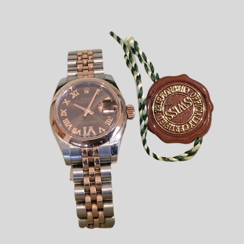 The rise in demand for antique and vintage Christmas gifts