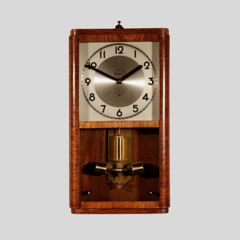 Antique and vintage clocks could be most collectable in 2026 