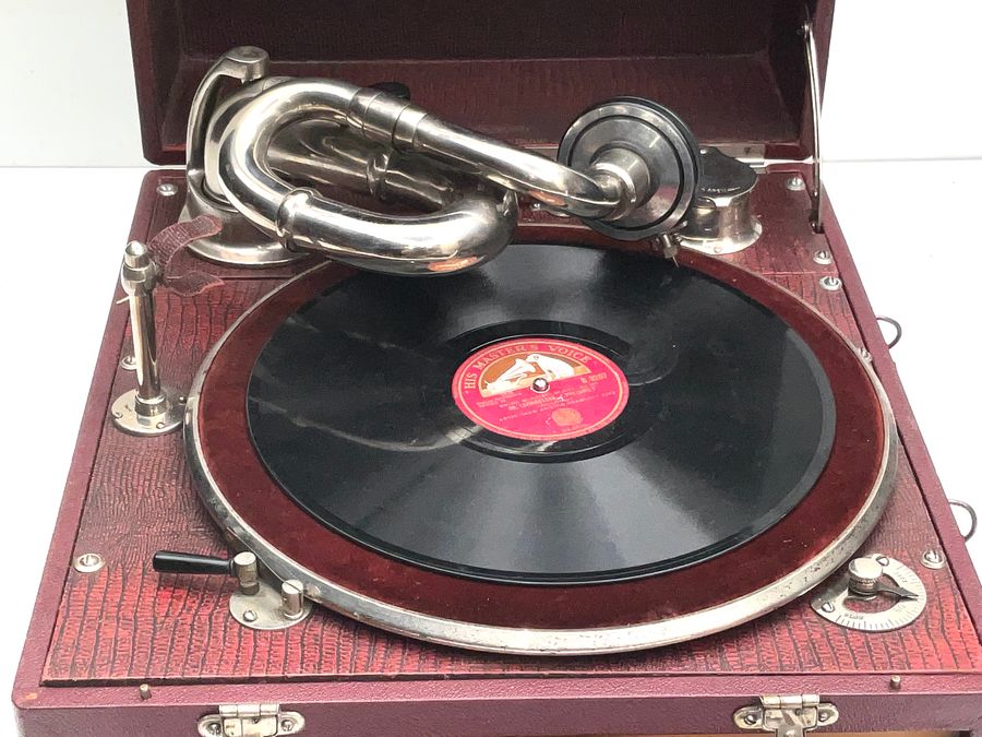 ANTIQUE MUSICAL ITEMS 