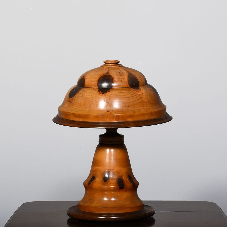 ANTIQUE COLLECTIBLES